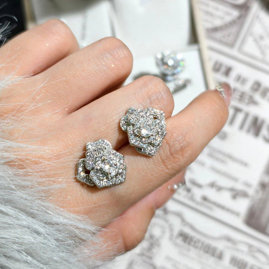 Minimal Flower Pendent Set